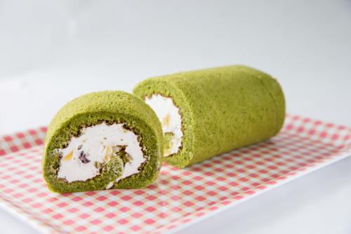 冷凍便でお届け　和風でちょっぴり贅沢な　宇治茶ロール